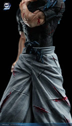 Gojo Satoru 1/6 resin Figure and Statue by Damocles Studio from Jujutsu Kaisen, close-up of the battle-damaged shirt and trouser textures
